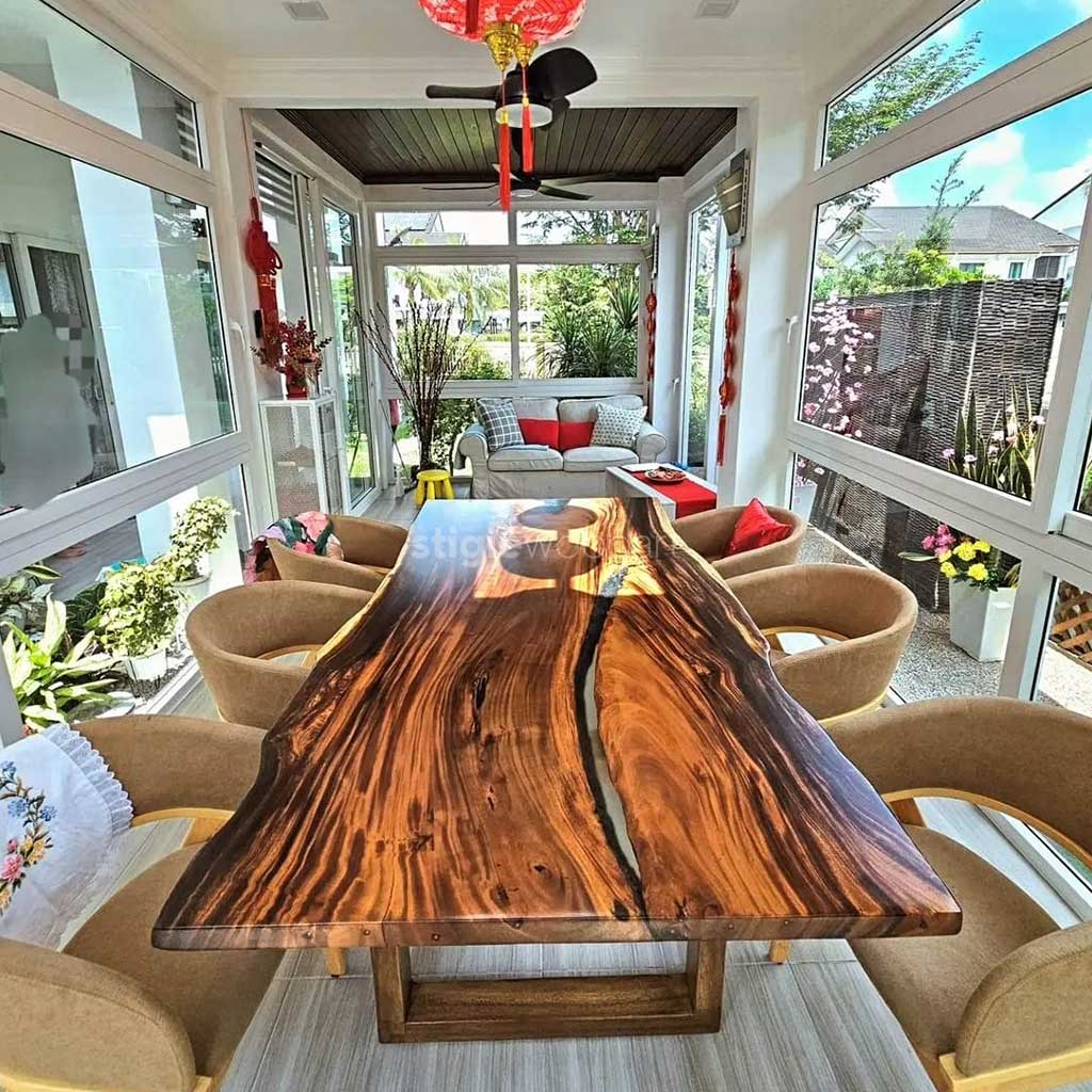 Meja Makan Kayu Trembesi Live Edge Mewah